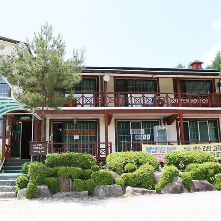 White Windmill Pension Pyeongchang Exterior photo